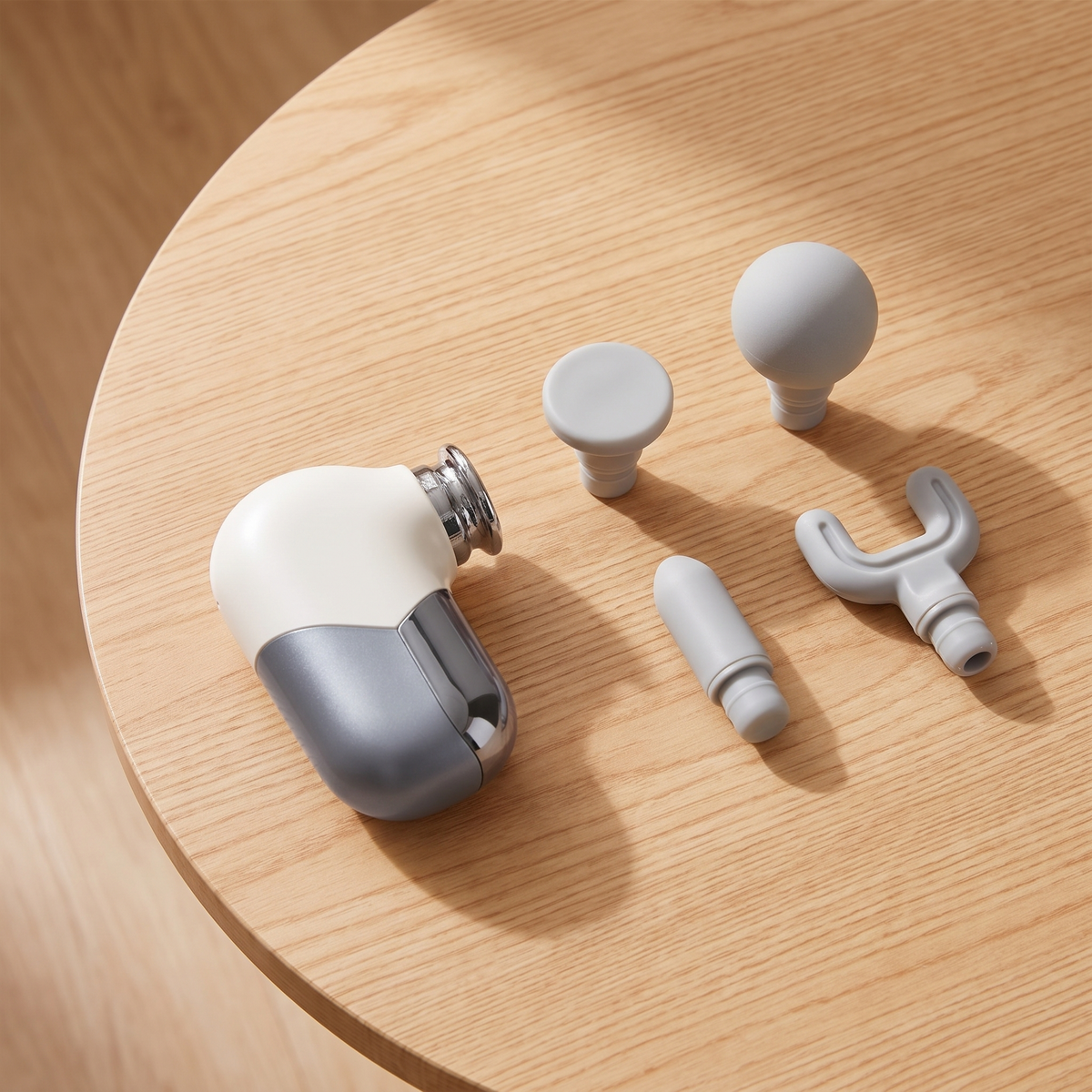 Mini Massage Gun with 5 Heads, detail